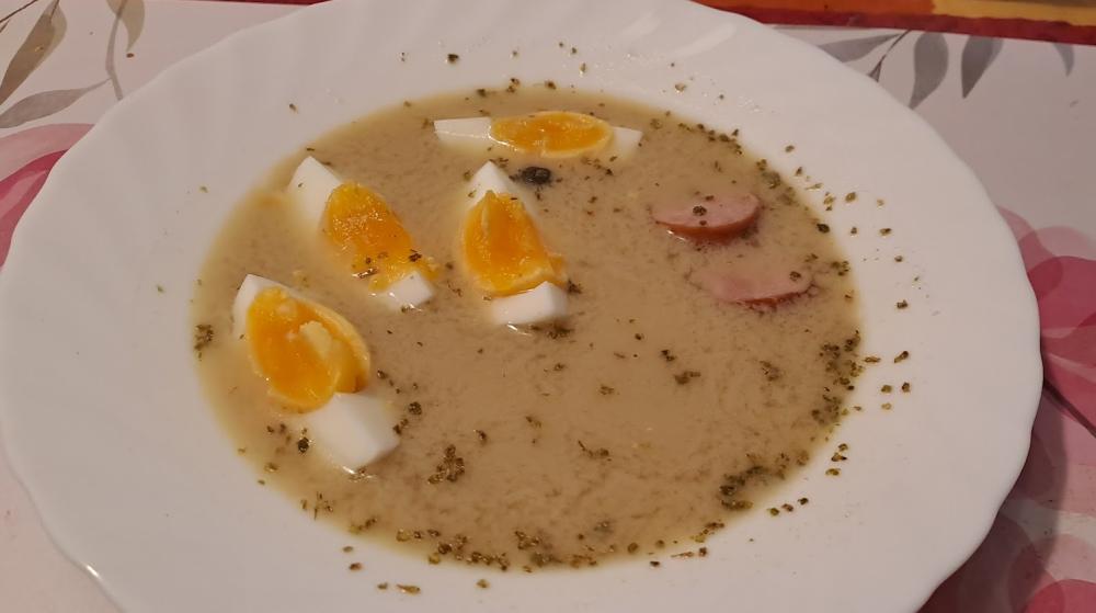 Żurek - tradycyjna zupa na wielkanoc. Jak go ugotować?