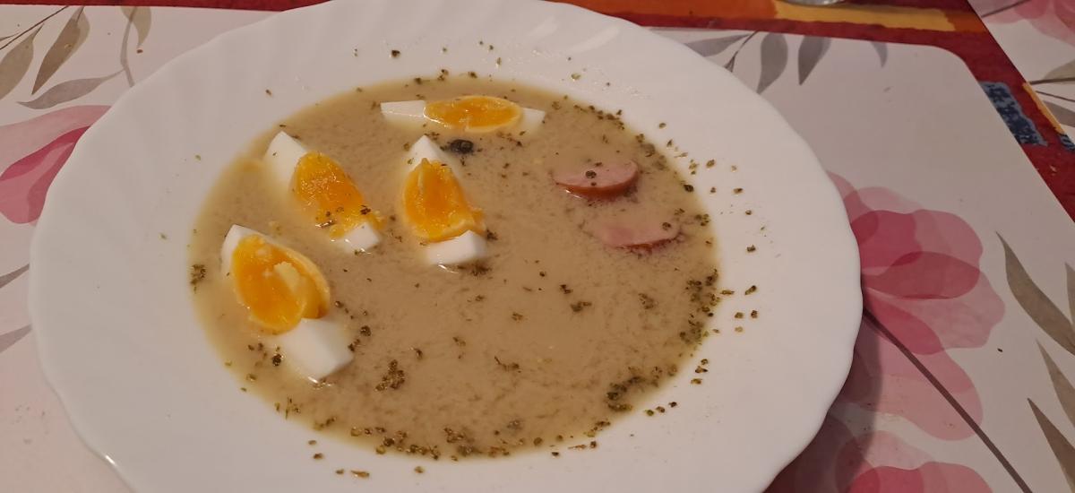 Żurek - tradycyjna zupa na wielkanoc. Jak go ugotować?