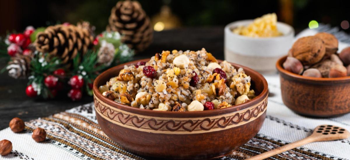 Ziarna maku i pszenicy. Symbolika życia i śmierci w kutii i łazankach na wigilijnym stole