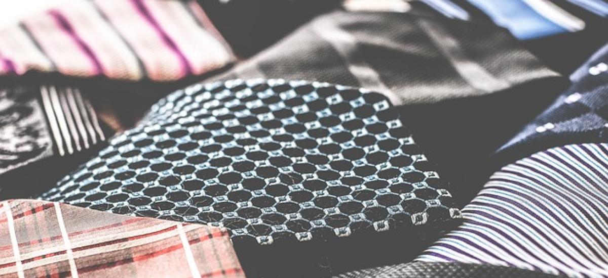 Moda dla CEO: Najmodniejsze kolory tego sezonu, które emanują profesjonalizmem