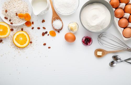 Kuchenne Triki i Lifehacki: Ułatwienia dla Pasjonujących się Gotowaniem