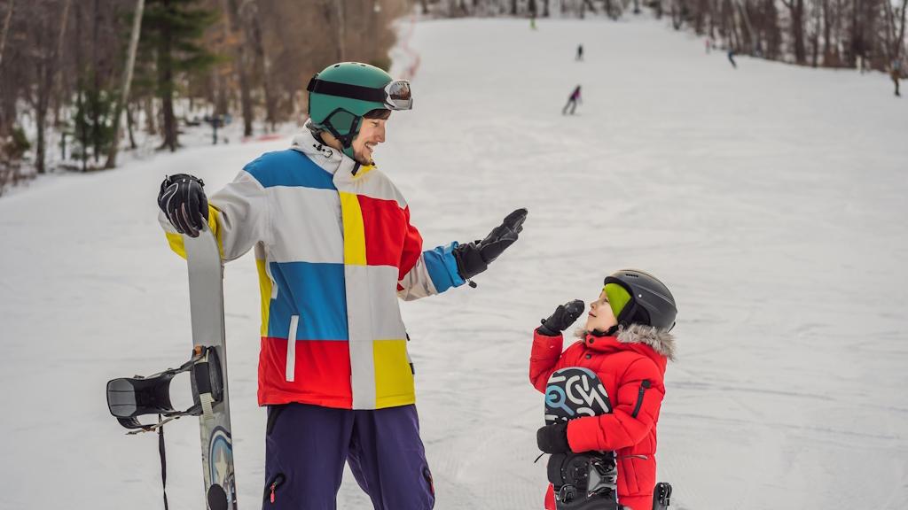 Pierwsze kroki na snowboardzie – obozy, które uczą i bawią