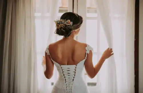 Sukienki weselne – jak wybrać idealny model na ten wyjątkowy dzień?