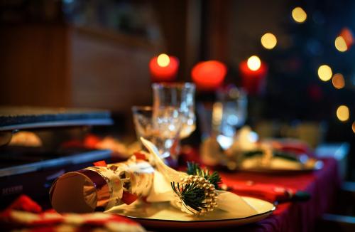 Co zrobić do jedzenia na Sylwestra? Szybkie menu imprezowe bez stania w kuchni