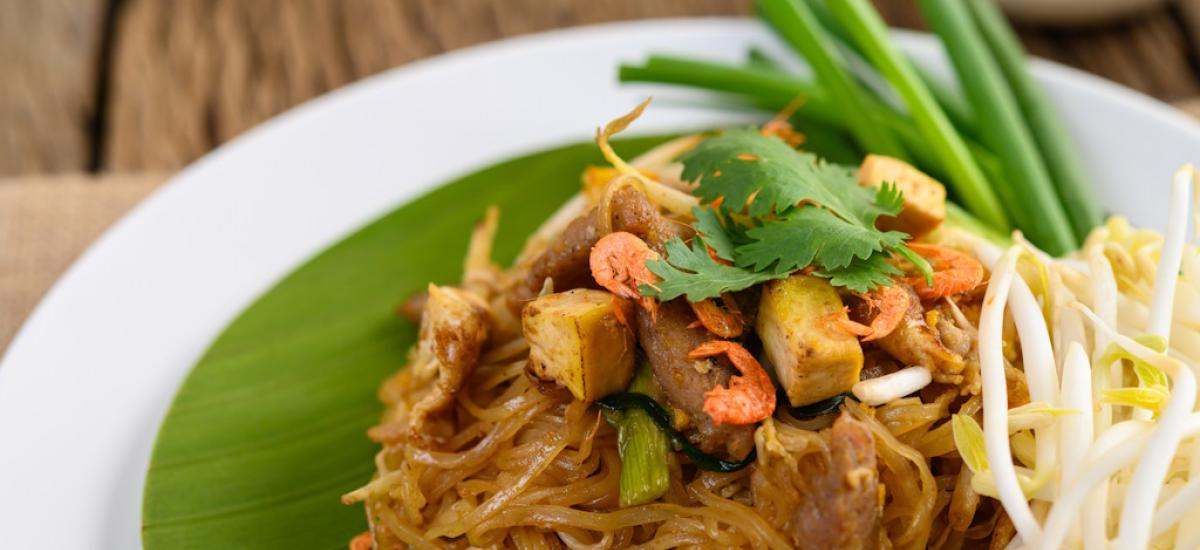 Pad Thai - aromatyczny i pyszny makaron z Tajlandii
