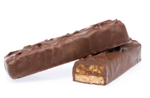 Domowy Snickers bez pieczenia – prosty przepis na pyszny deser!