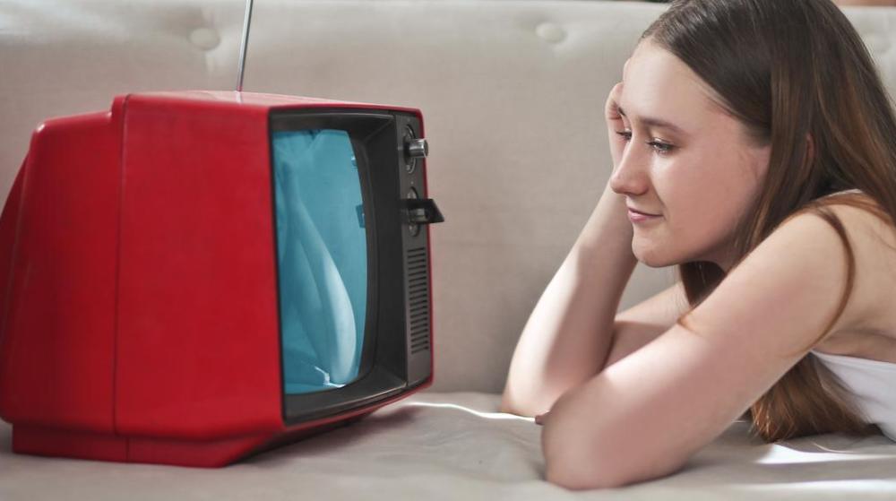 Filmowe retro: powrót stylu lat 80. i 90. w kinie i modzie
