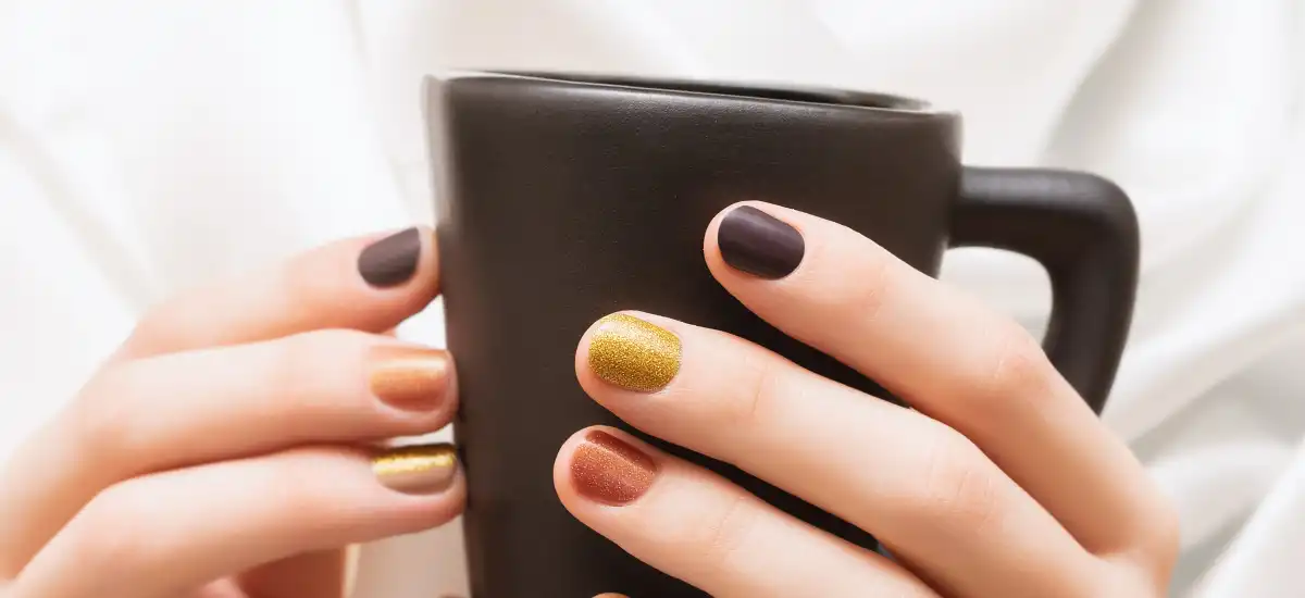 Modne paznokcie jesień 2024: Inspiracje na stylowy manicure