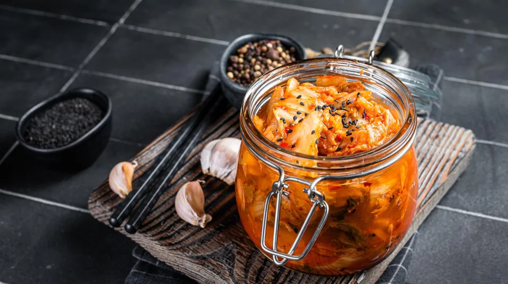 Fermentowane sałatki i kimchi bowl – zdrowie i smak 2 w 1