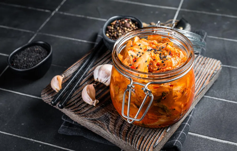 Fermentowane sałatki i kimchi bowl – zdrowie i smak 2 w 1