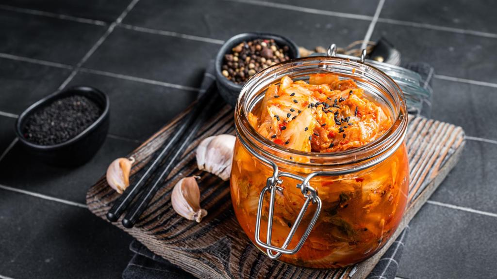 Fermentowane sałatki i kimchi bowl – zdrowie i smak 2 w 1