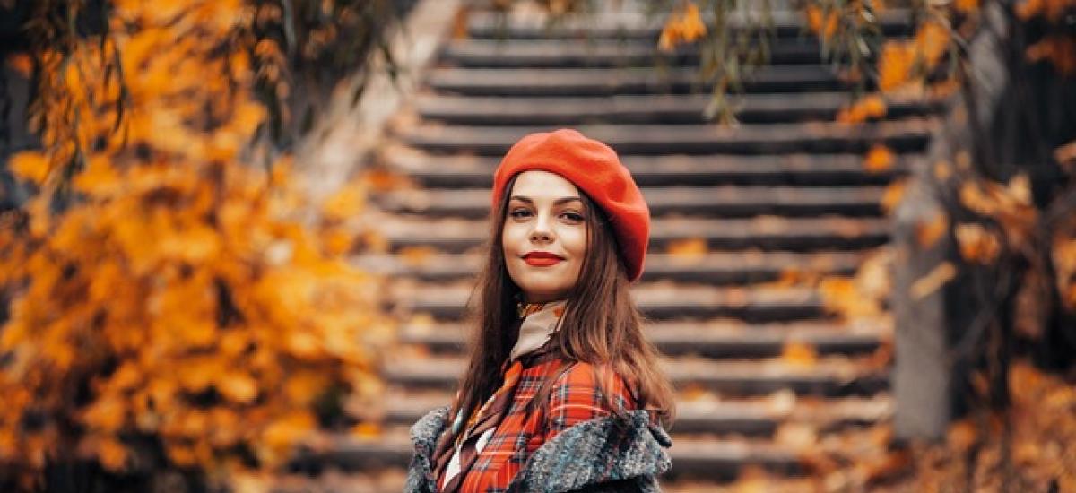 Dbanie o skórę jesienią. Praktyczne porady na sezon zmian.
