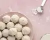Domowe Rafaello - prosty przepis na pyszne kokosowe kulki