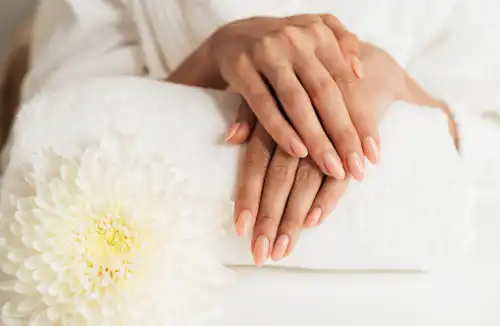 Jak wykonać manicure w domowych warunkach