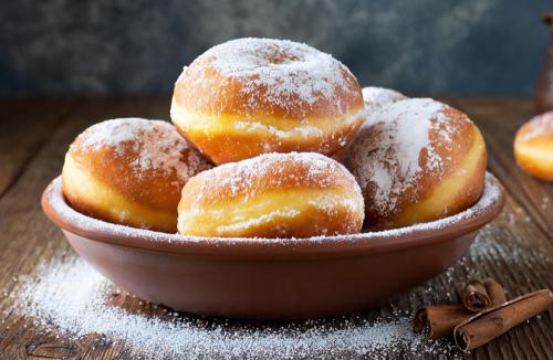 Pączki w Świetle Tradycji: Kulinarna Podróż przez Wieki