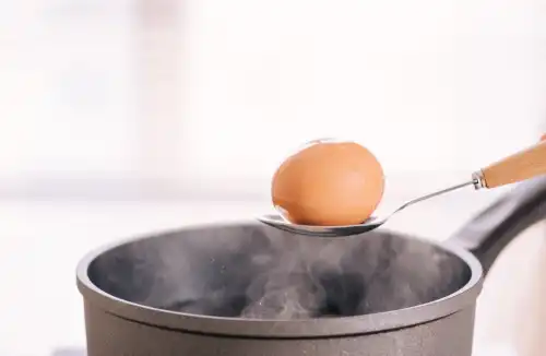 Sztuka Gotowania Jajek: Odkryj Tajniki Idealnej Konsystencji Żółtka
