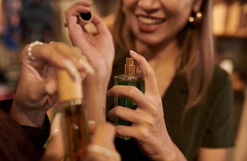 Szukasz intensywnych, orientalnych perfum? Mamy podpowiedź, która marka takie produkuje!