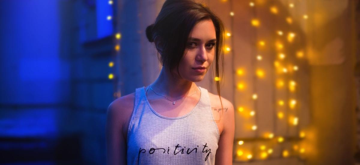 Top 5 wiosennych T – shirtów. Które modele warto mieć w swojej szafie? 